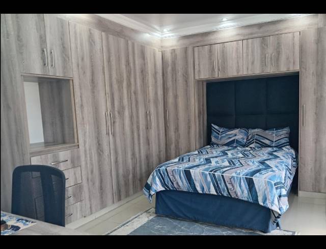 6 BEDROOM HOUSE FOR SALE IN MONDEOR